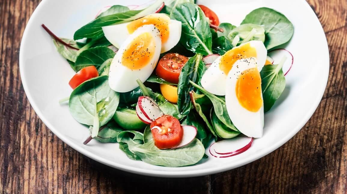 what to eat with boiled eggs