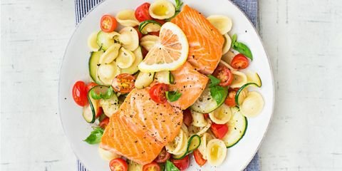 what to eat with salmon