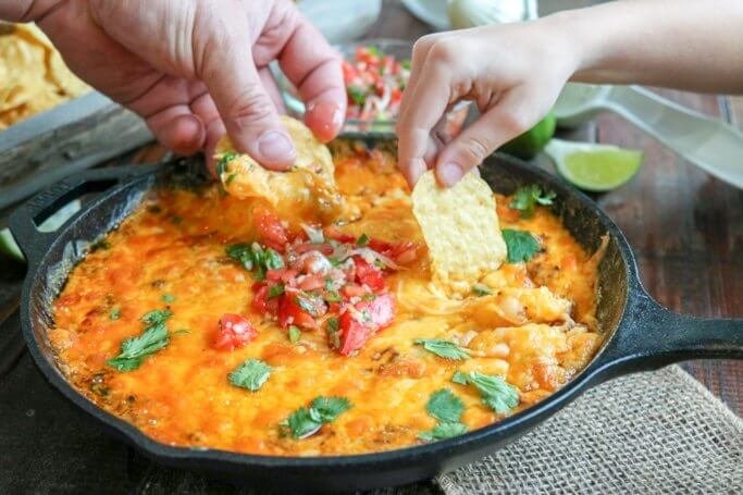 what to eat with queso besides chips