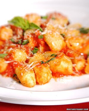 how to make gnocchi in tomato sauce