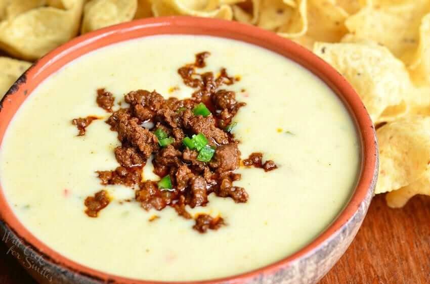 what is the best cheese to use for queso