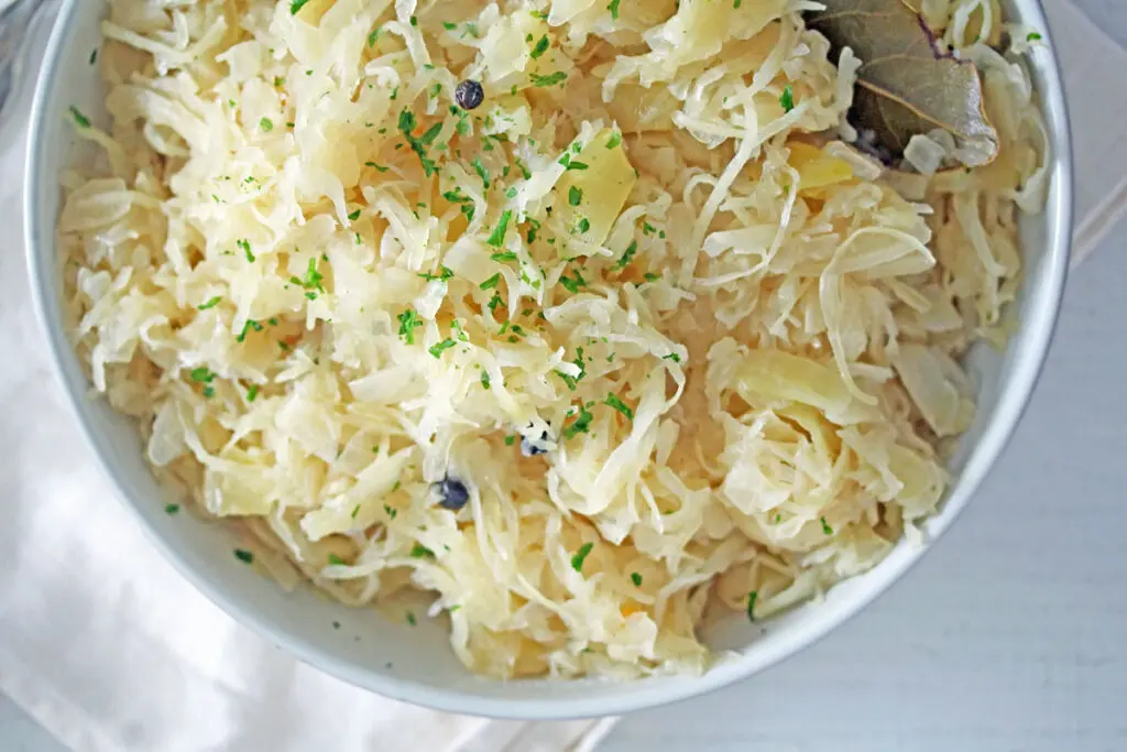 how do you make easy sauerkraut